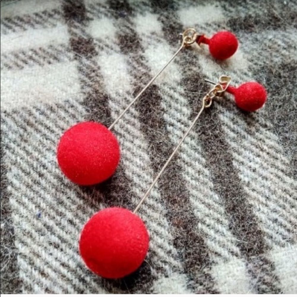 (B1) Red Velvet Ball Earrings - Picture 2 of 2